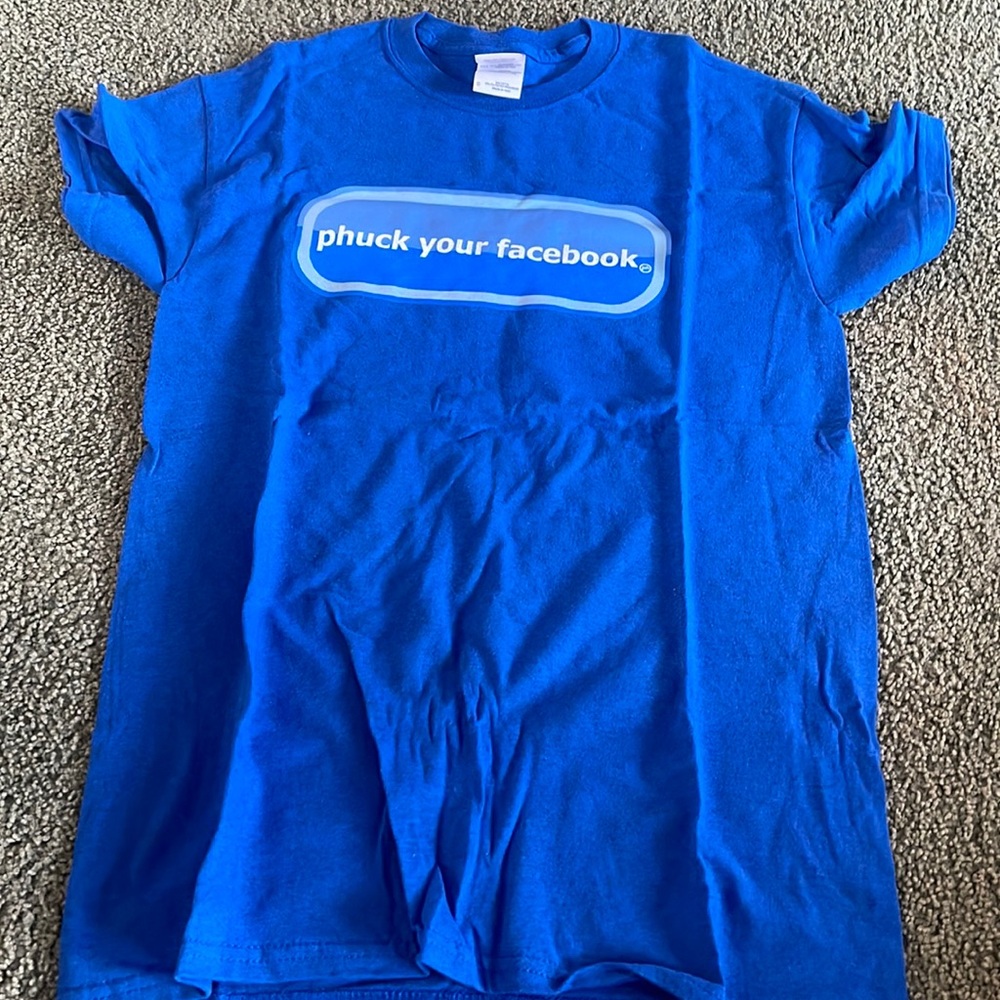Graphic tee
